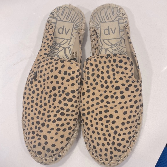DV ESPADRILLES SHOES FROM TARGET 
Size 7 - Picture 2 of 5
